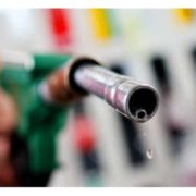 В Україні здешевшає бензин