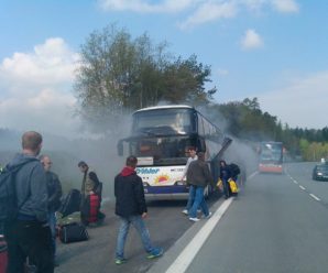 На автомагістралі Прага – Брно, спалахнув автобус, який віз пасажирів з Івано-Франківська (фото)