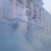 Під виглядом націоналістів: Львівську облраду захопили російськомовні молодики (відео)