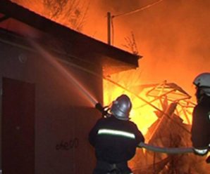 Пожежа у Франківську: горів житловий будинок. ВІДЕО