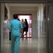Скільки українців потрапляють у халепу через лікування: страхітлива цифра