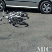 ДТП у Франківську: під колесами автомобіля опинився неповнолітній велосипедист. ФОТО