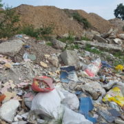 Невідомі перетворили відпочинкову зону на Бистриці у стихійне сміттєзвалише(фото)