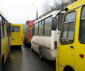 У Івано-Франківську звільнили водія маршрутки, який вигнав з автобуса дитину