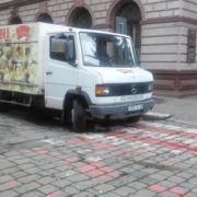 Парковка в забороненому місці Івано-Франківського водія могла призвести до трагедії