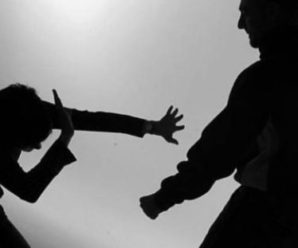 Насильство в сім’ї. В Івано-Франківську чоловік бив та душив дружину (відео)