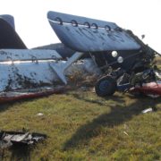 Біля Коломиї розбився літак: троє осіб травмовано