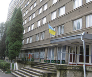 В Івано-Франківську мешканцям двох гуртожитків дозволили приватизувати кімнати