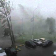 На Західну Україну насувається шторм: синоптики попереджають про сильні дощі, грози та град