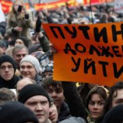 Крим не мій: росіяни вийшли на скандальний мітинг (відео)