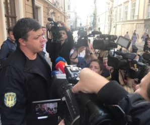 “Порошенко, Аваков, скажіть чесно, ви дебіли?: Те, що Семенченко сказав про політиків, шокувало всю країну!