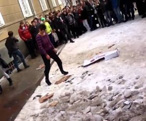 Соромно не за вчителя, а за студентів. У Ставрополі студенти підмішали вчителю психотропні речовини (відео)
