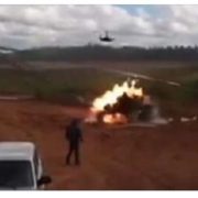 Страшна трагедія! Вертоліт ракетами обстріляв натовп глядачів (ВІДЕО+18)