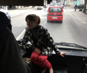 В Івано-Франківську водій автобуса возить дівчат на панелі (ФОТО)