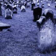 “Краще спати на могилі”: Чому КАТЕГОРИЧНО не можна спати на ліжку померлого родича. Ви повинні знати цю шокуючу правду