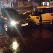 Аварія у Франківську: на перехресті вулиць Васіліянок – Галицька зіткнулися два автомобіля (фото)