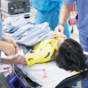 9-річній дівачинці врятували життя, відрізавши голову: унікальна операція в Ізраїлі