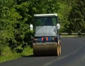 Прикарпатські дороги відновлюють шаленими темпами (відео)