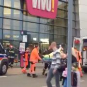 У Польщі чоловік влаштував криваву різанину у торговельному центрі