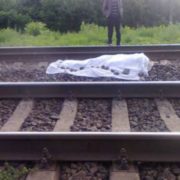 На Коломийщині знайшли труп самогубця, який вистрибнув з поїзда (фото+відео)