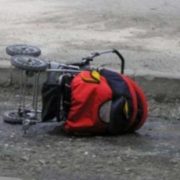 Неочікувана знахідка: На Полтавщині біля дороги стояв візок з немовлям