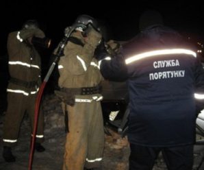 Потерпілу в аварії на Івано-Франківщині вирізали із авто