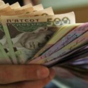 “Зарплата підніметься до 16 тис. гривень”: В уряді назвали суму, яка зупинить трудову еміграцію до Європи