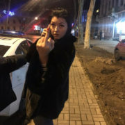 “Бл # дь, ви що, охреніли взагалі?”: Зупинена за п’яне водіння співробітниця одеської мерії Тірновенко ображає поліцейських. ВІДЕО