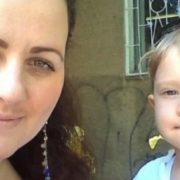 “Завтикав” у телефон: у Миколаєві водій збuв на пішохідному переході маму із трирічною дитиною(відео)