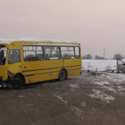 Травми різного ступеня тяжкості внаслідок ДТП, водій таксі з Прикарпаття трагічно загинув на Буковині (фото)