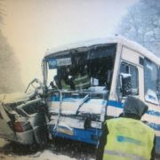 На Львівщині пасажирський автобус зіштовхнувся з автомобілем, є постраждалі (фото)
