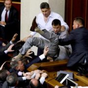 Скандальний депутат БПП  Олег Барна виявився знатним рецидивістом