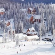 “Пластир за 500 грн”: У мережі розгорівся скандал навколо популярного в Україні гірськолижного курорту