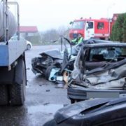 На Львівщині вантажівка влетіла у легковик: водій помер на місці