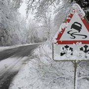 Зимова негода: на Прикарпатті оголошено штормове попередження