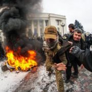 Вибухи та кров ріками: в центрі Києва розгорнулась пекельна боротьба