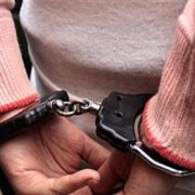 У Франківську затримали молоду жінку, підозрювану у серії крадіжок з квартир і будинків