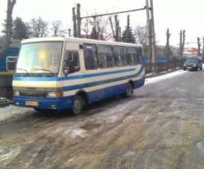 В автобус “Калуш-Львів” заходить бабуся і одразу до водія – “Шоферунцю, як буде Моршин скажете мені, га? Я туткаво буду м сиділа…