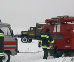 Франківський автомобіліст показав, як прикарпатські дорожники потерпіли фіаско у боротьбі зі сніговою негодою (відео)