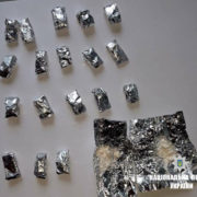 У прикарпатця вдома поліцейські знайшли 20 пакетиків амфетаміну