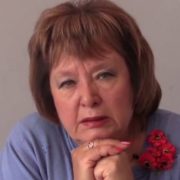 Активісти облили Наталію Вітренко білою фарбою(відео)