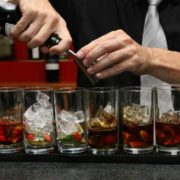 У Коломиї бармену загрожує позбавлення волі за привласнення чужого мобільного