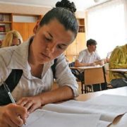 Закінчити школу зможуть не всі: В Україні проводитимуть конкурс на вступ до 10 класу. Що відомо про скандальне нововведення
