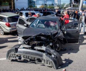 Страшна аварія: У Львові зіткнулись відразу сім автомобілів