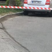 У центрі Івано-Франківська під колесом машини знайшли предмет схожий на гранату
