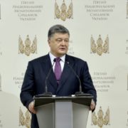 Порошенко заявив, що реформам в Україні допомагає молитва