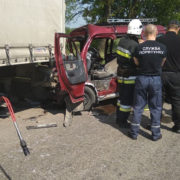 В ДТП на Прикарпатті загинув водій мікроавтобуса (фото)