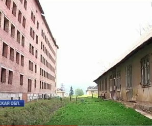 На Прикарпатті 40 років не можуть добудувати лікарню (відео)