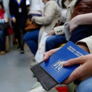 Безвіз стане платним: Які нововведення готує для заробітчан з України Євросоюз