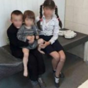 “У помешканні правоохоронці знайшли…”: Горе-матір на 2 місяці покинула трьох маленьких дітей